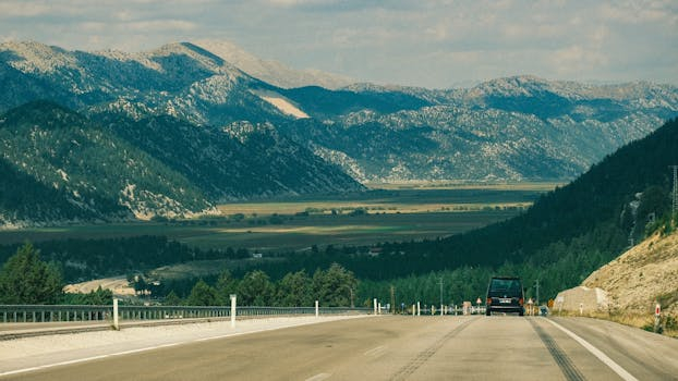 Exploring the Best Destinations for Scenic Driving Routes