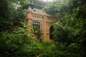 The Hidden Secrets of Finding Incredible Vintage Clothing Gems